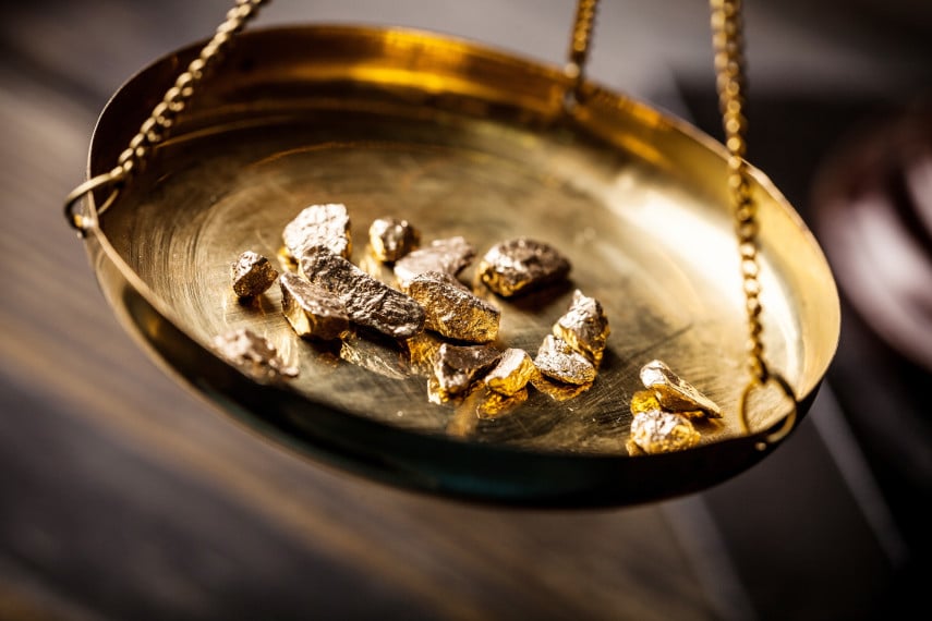 weighing gold
